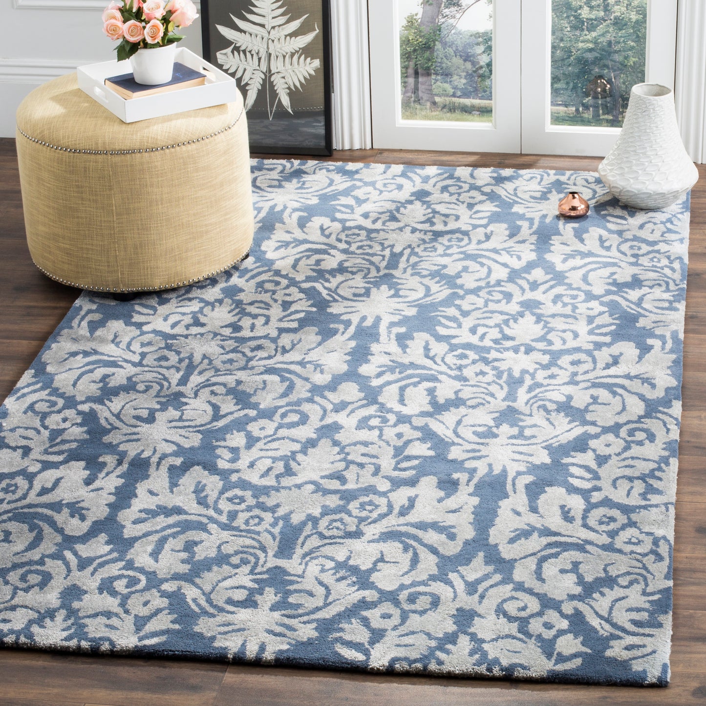 Safavieh Bella Alou 8 x 10 (ft) Tufted Synthetic Navy/Gray Rectangular Indoor Damask Spot Clean Only Area rug
