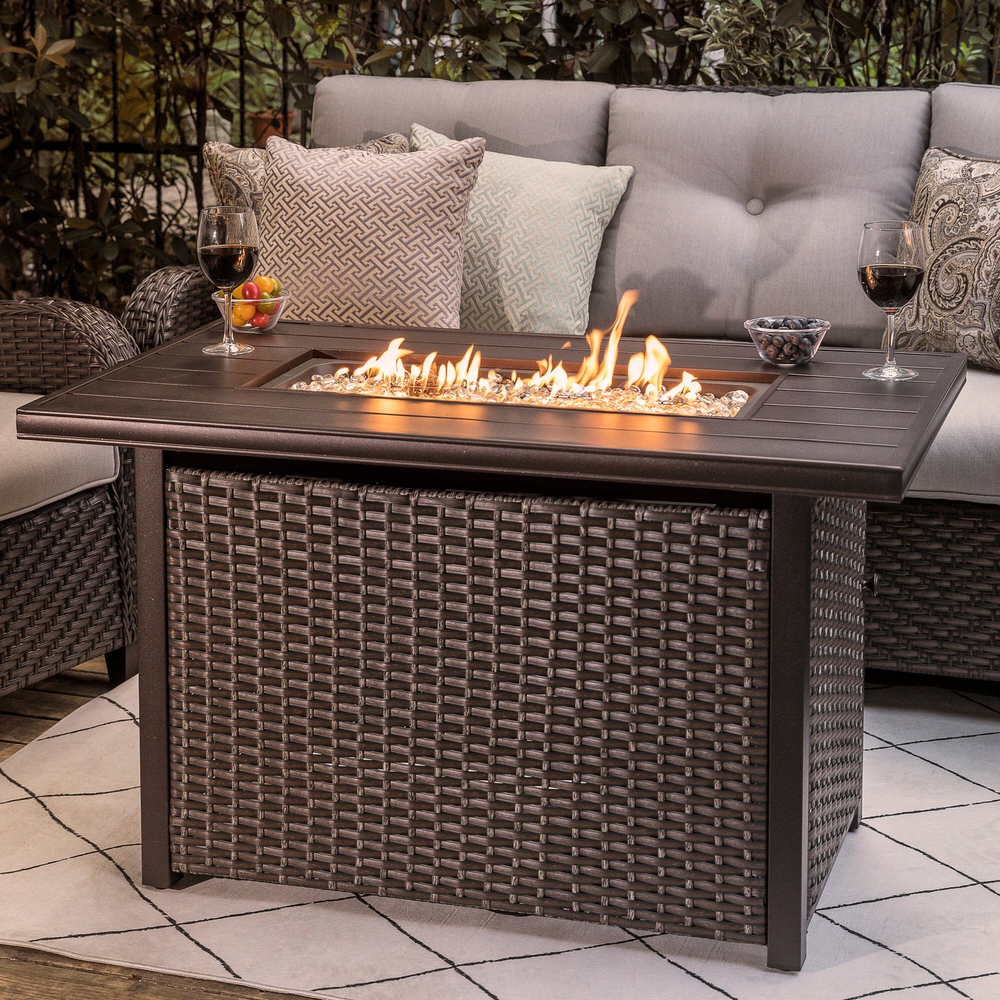 Nuu Garden 42.8-in W 50000 Maximum BTUs Aluminum Rectangle Liquid propane Fire pit table