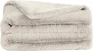 UnHide Lil Pet Marsh Faux Fur Pet Blanket Extra Soft, Lightweight, Washable Dog Blanket Comfort and Protection for Couch, Crate, or Bed Snow White 34 x 44